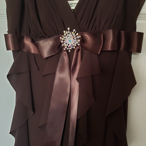 Dress - Picture 3 of 8